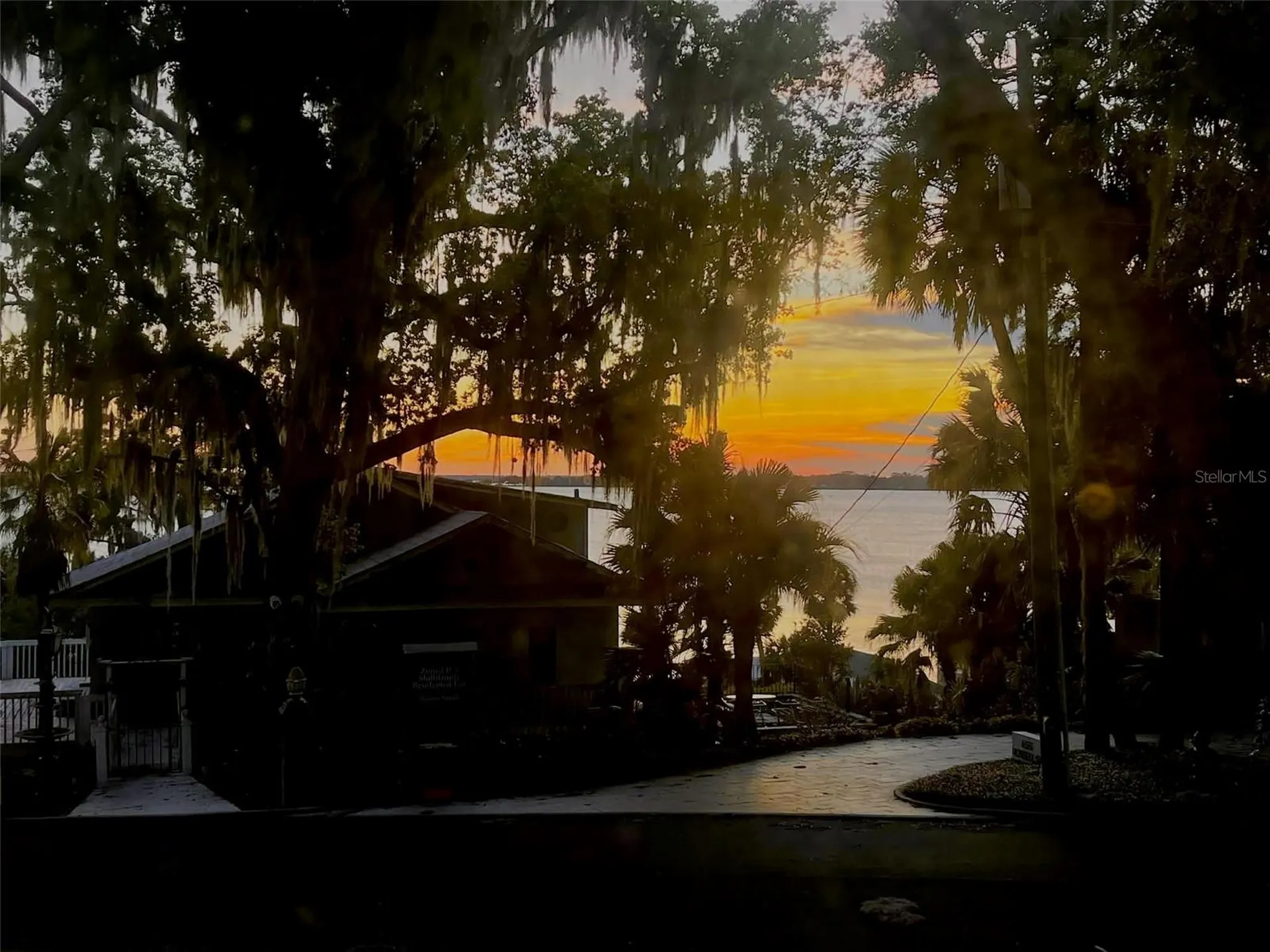 601 N Mcdonald Street Mount Dora FL 32757