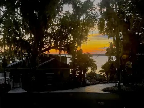 601 N Mcdonald Street Mount Dora FL 32757