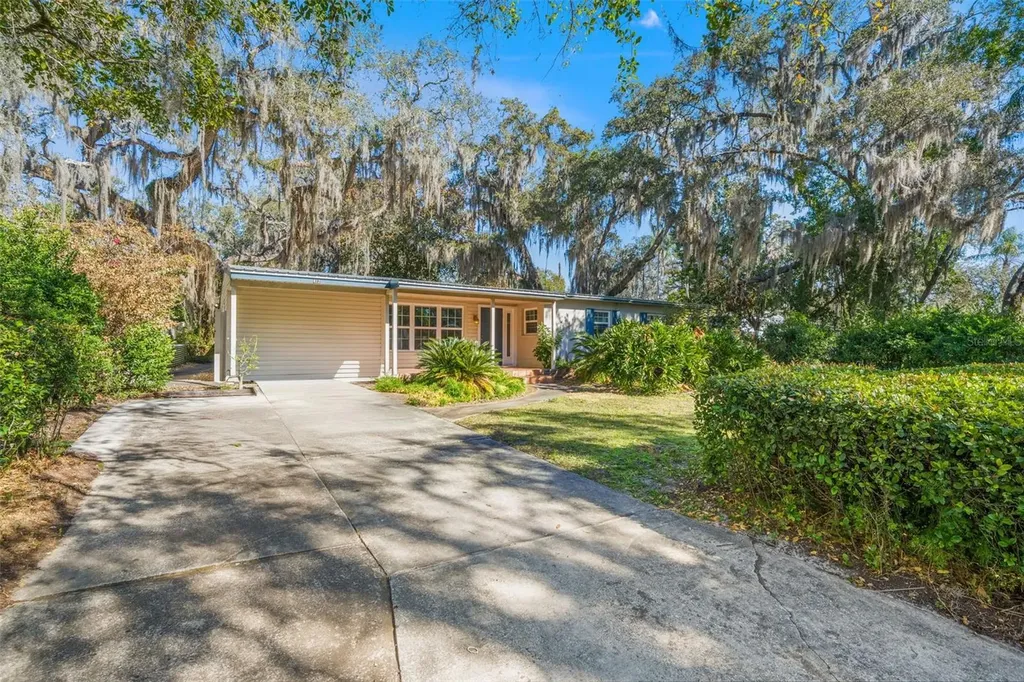 412 Berwick Avenue Temple Terrace FL 33617