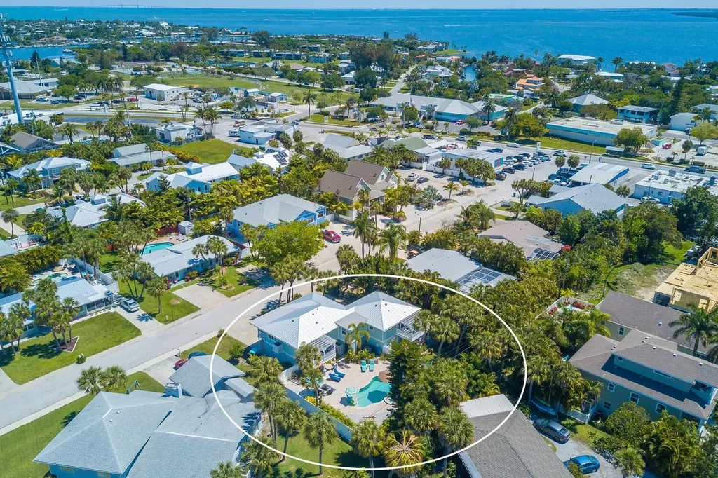 305 57th Street Holmes Beach FL 34217