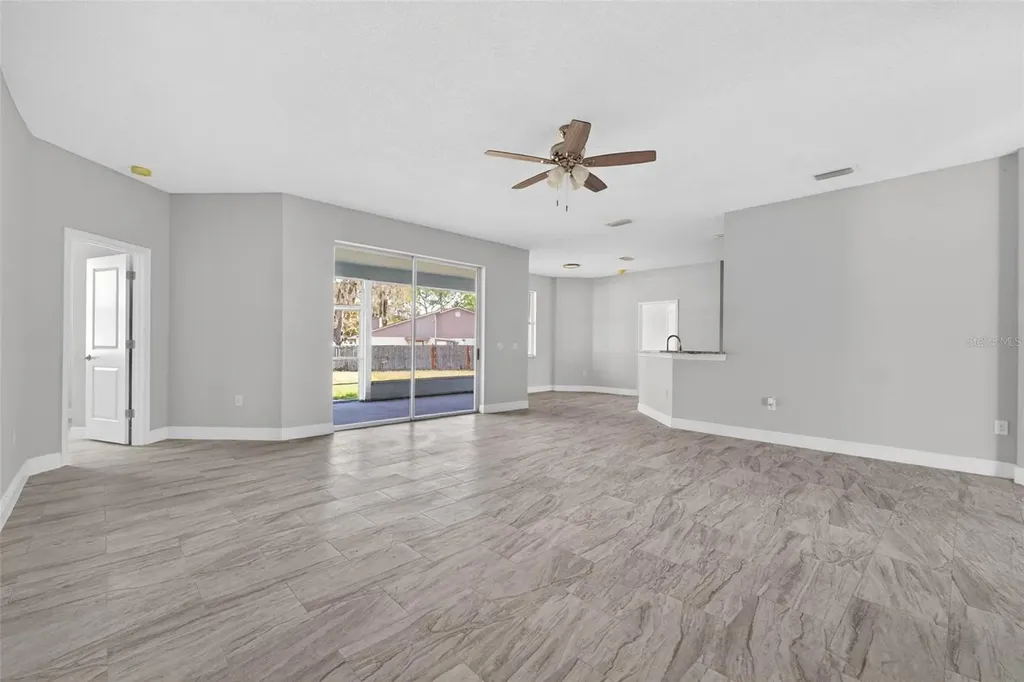 183 Lake Thomas Winter Haven FL 33880
