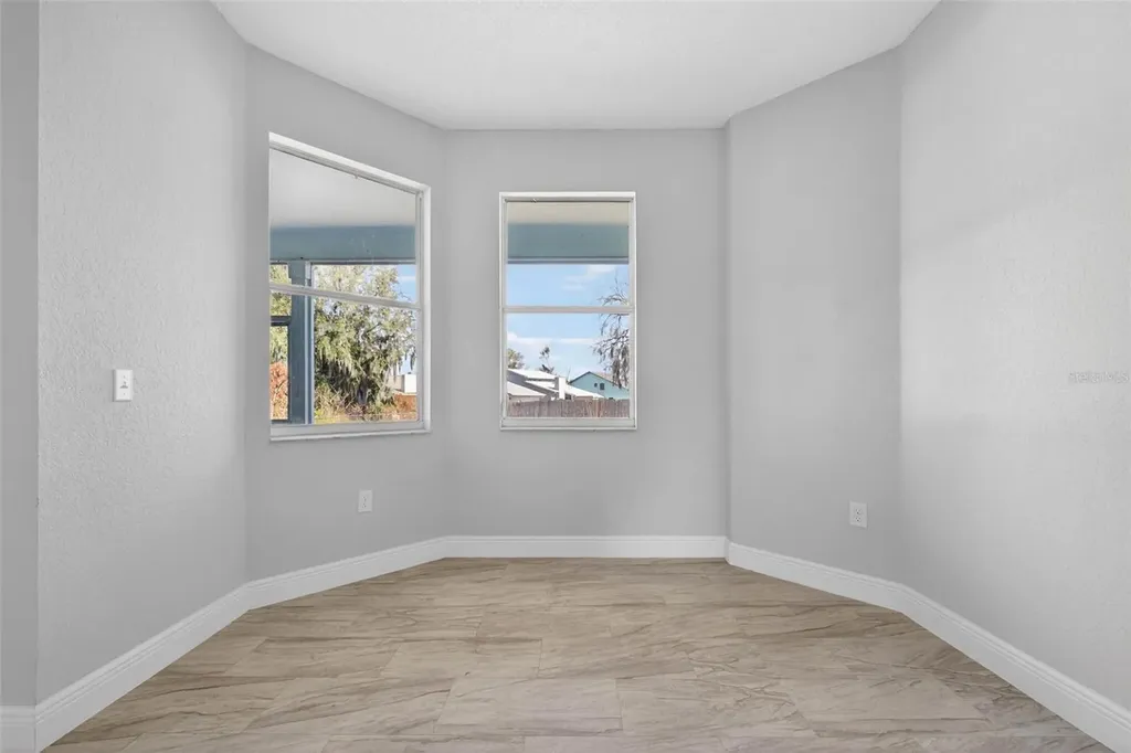 183 Lake Thomas Winter Haven FL 33880