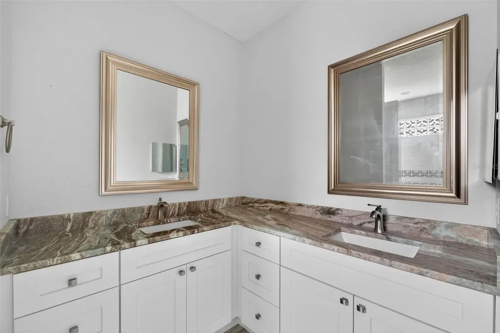 183 Lake Thomas Winter Haven FL 33880