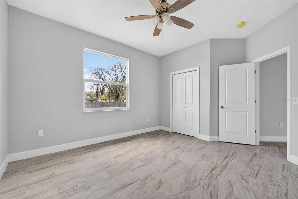 183 Lake Thomas Winter Haven FL 33880