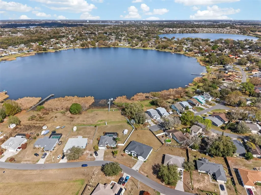 183 Lake Thomas Winter Haven FL 33880