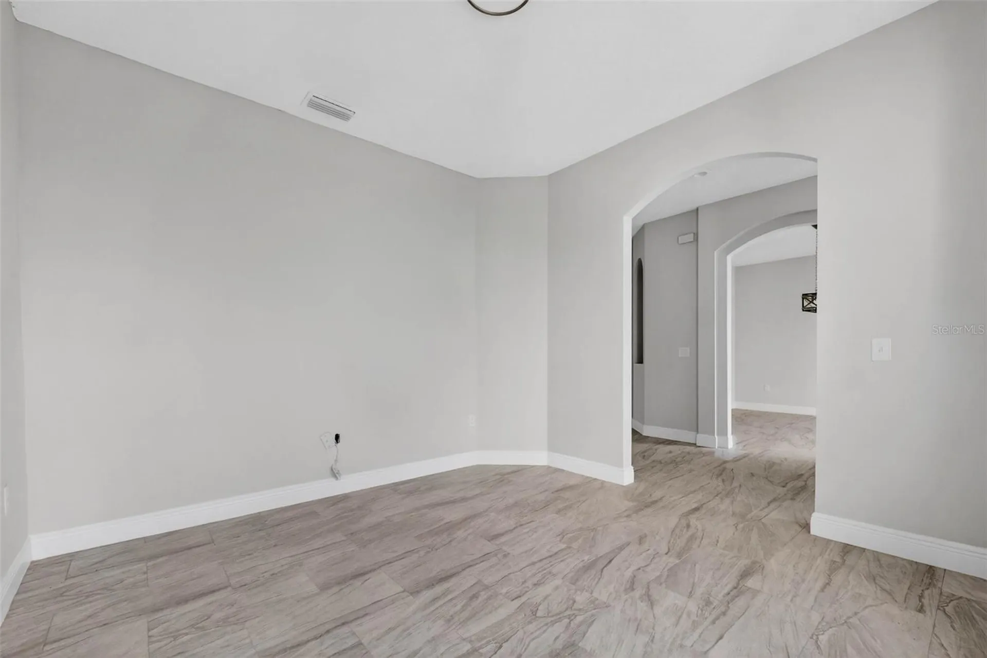 183 Lake Thomas Winter Haven FL 33880