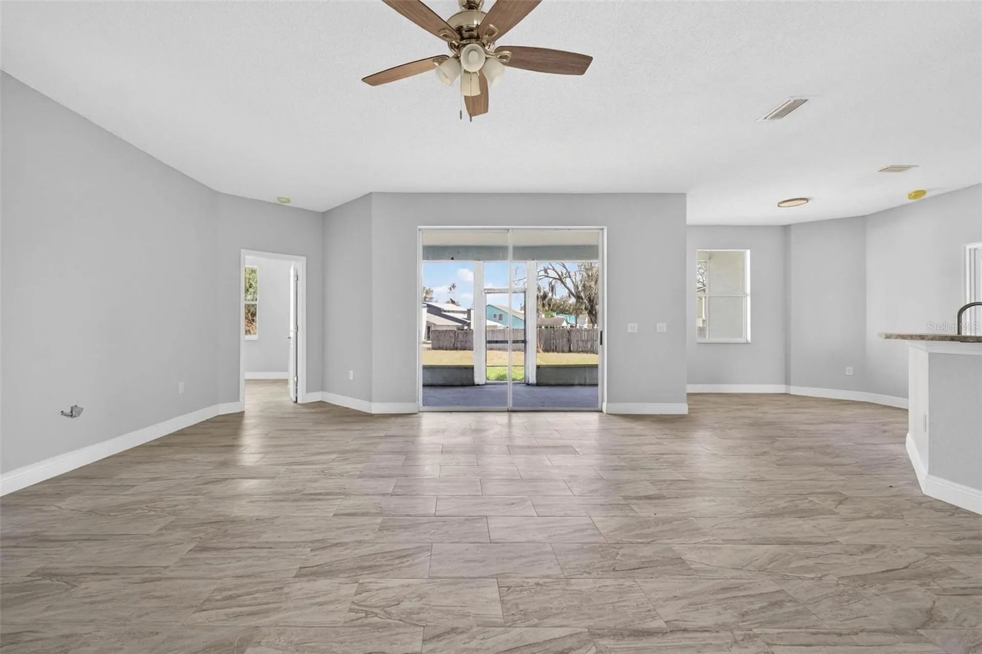 183 Lake Thomas Winter Haven FL 33880
