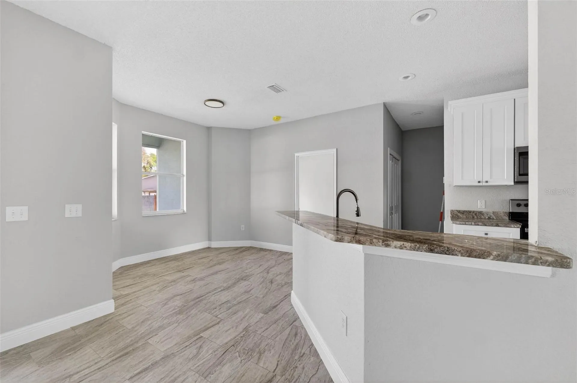 183 Lake Thomas Winter Haven FL 33880