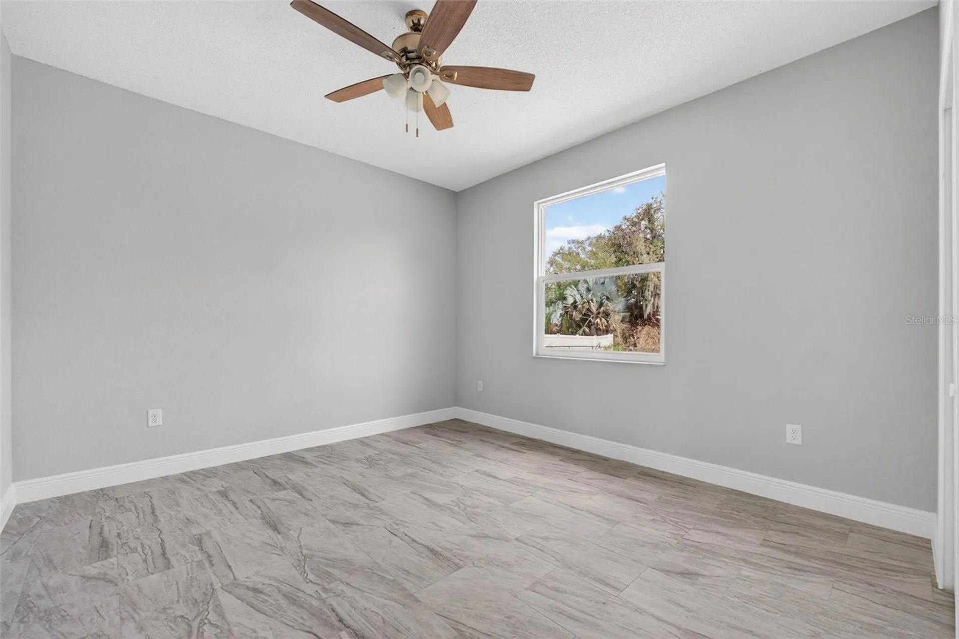 183 Lake Thomas Winter Haven FL 33880