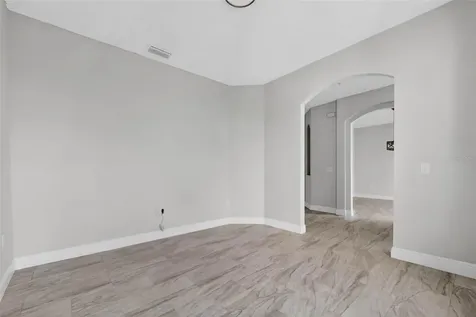 183 Lake Thomas Winter Haven FL 33880