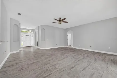 183 Lake Thomas Winter Haven FL 33880