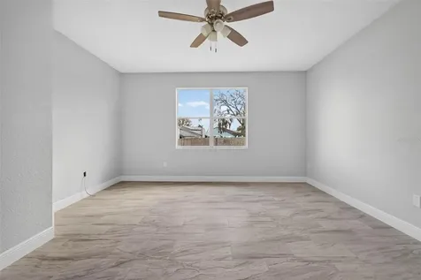 183 Lake Thomas Winter Haven FL 33880