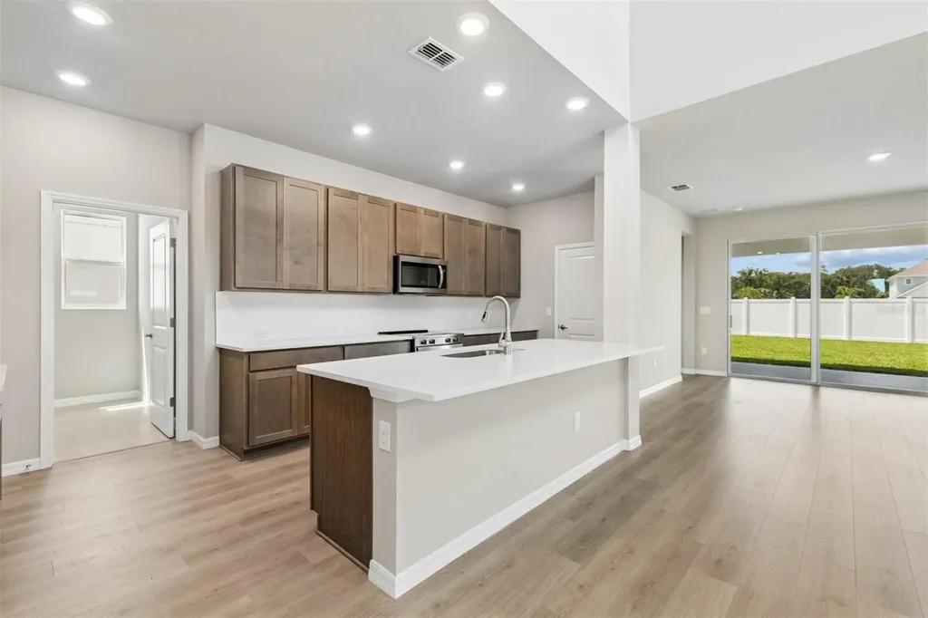 618 Kingswood Court Bradenton FL 34212