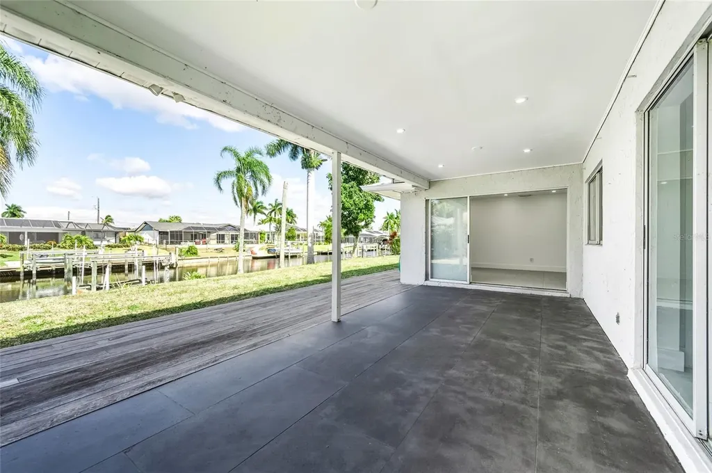 2031 SE 25th Lane Cape Coral FL 33904