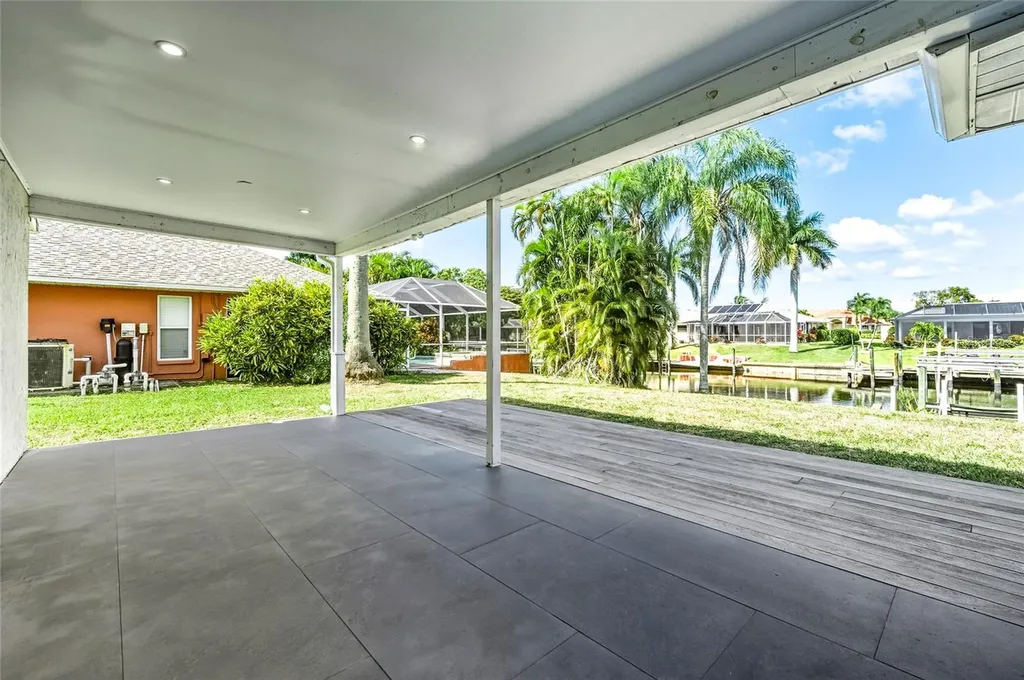 2031 SE 25th Lane Cape Coral FL 33904