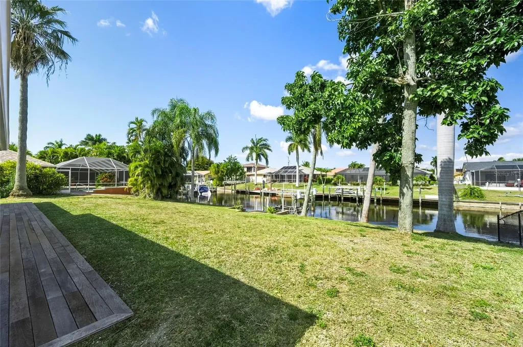 2031 SE 25th Lane Cape Coral FL 33904