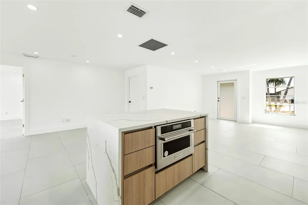 2031 SE 25th Lane Cape Coral FL 33904