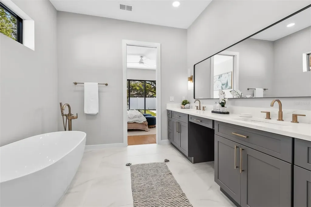 22 E Steele Street Orlando FL 32804