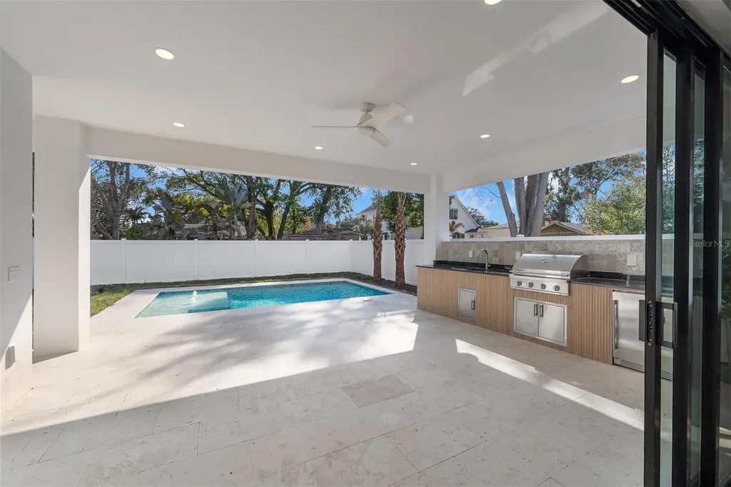 22 E Steele Street Orlando FL 32804