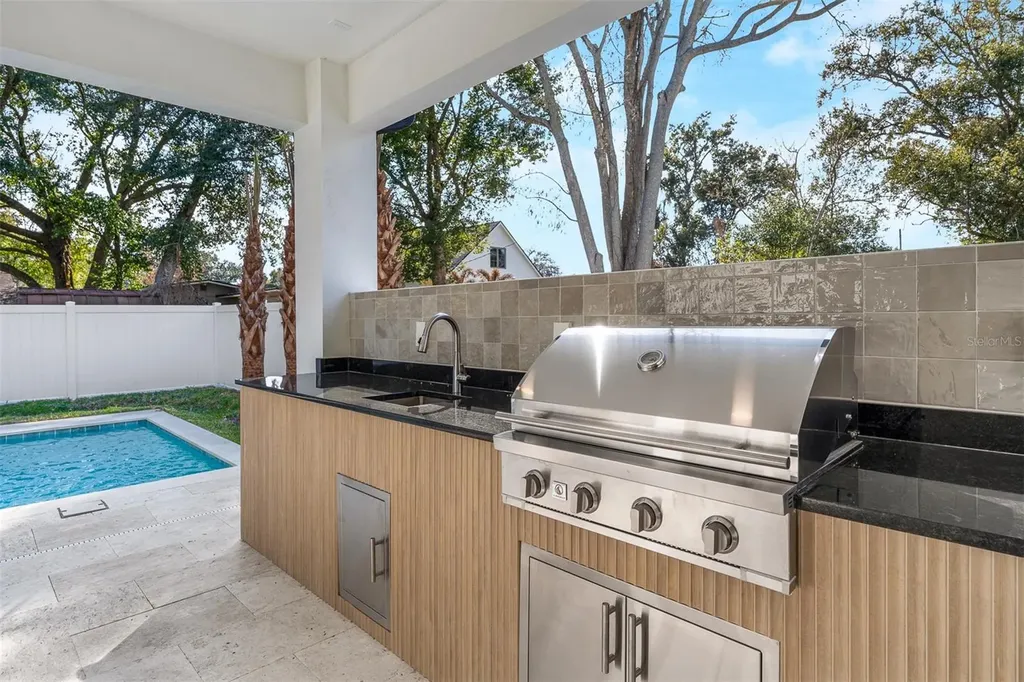 22 E Steele Street Orlando FL 32804