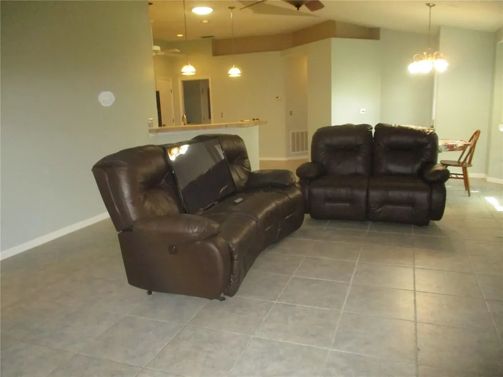 2405 Nantucket Glen Place Sun City Center FL 33573