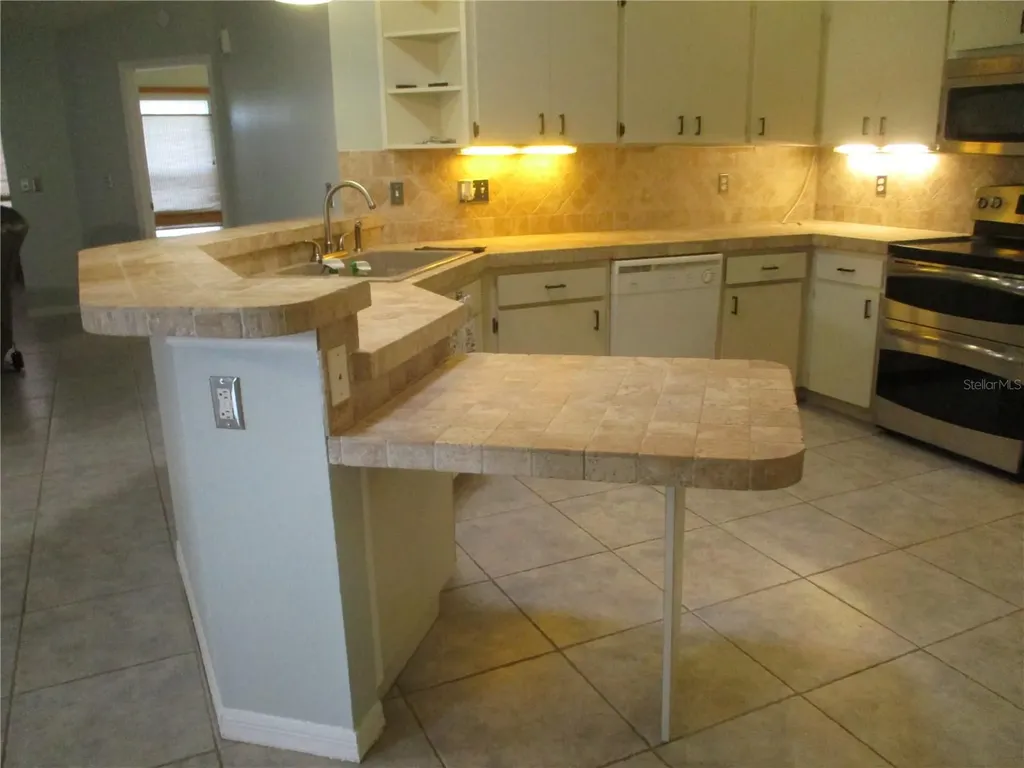 2405 Nantucket Glen Place Sun City Center FL 33573