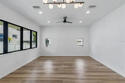 1305 Hilton Place Tampa FL 33604