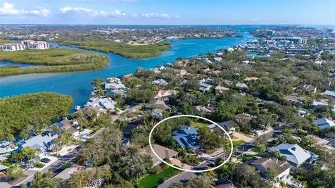 5324 Siesta Court Sarasota FL 34242