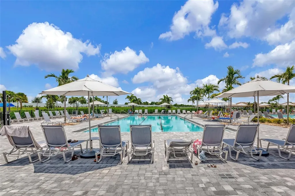 15135 Oxford Grey Drive Bradenton FL 34211