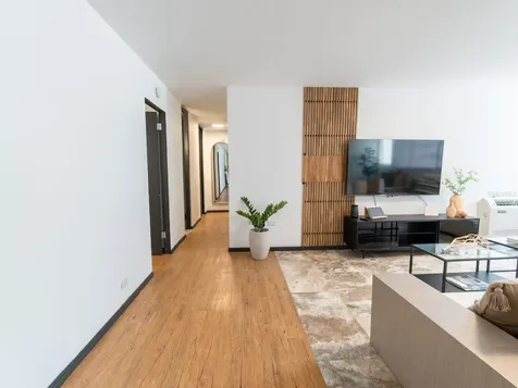 76 Kings Court San Juan PR 00907