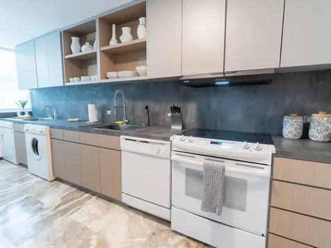 76 Kings Court San Juan PR 00907