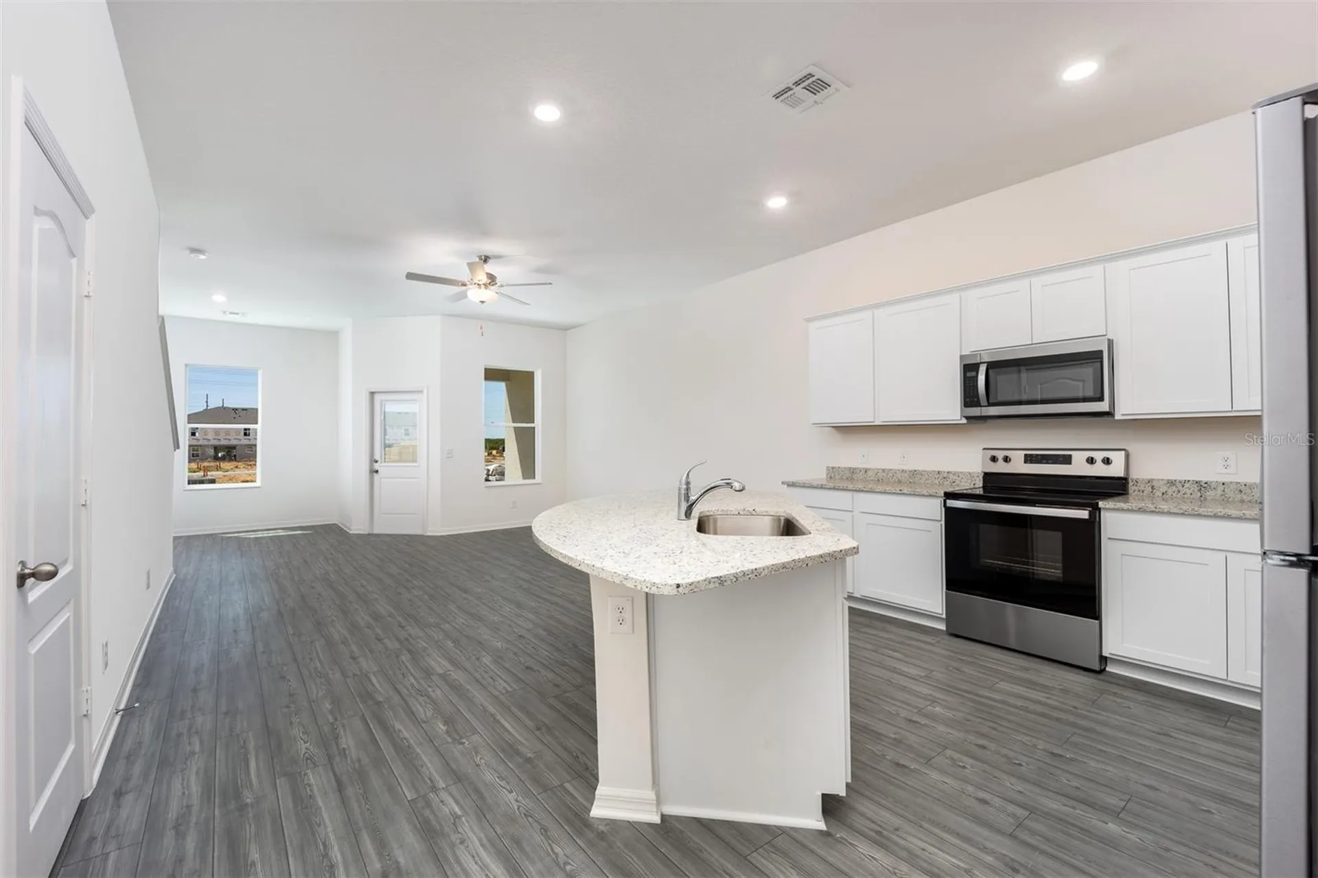 697 Poppy Lane Dundee FL 33838