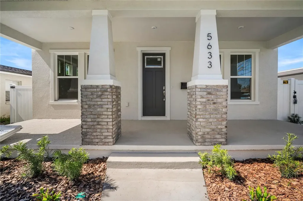 5633 Dartmouth Avenue N St Petersburg FL 33710