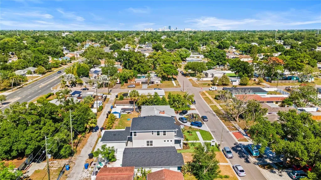 5633 Dartmouth Avenue N St Petersburg FL 33710