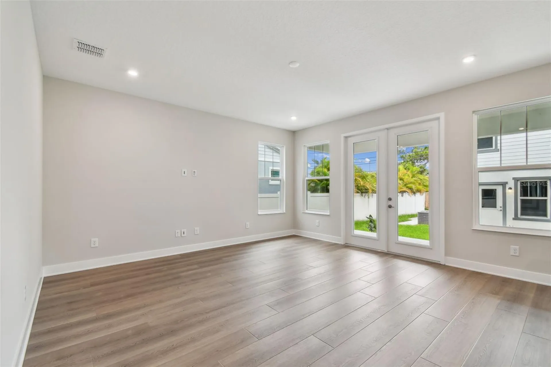 5663 Dartmouth Avenue N St Petersburg FL 33710