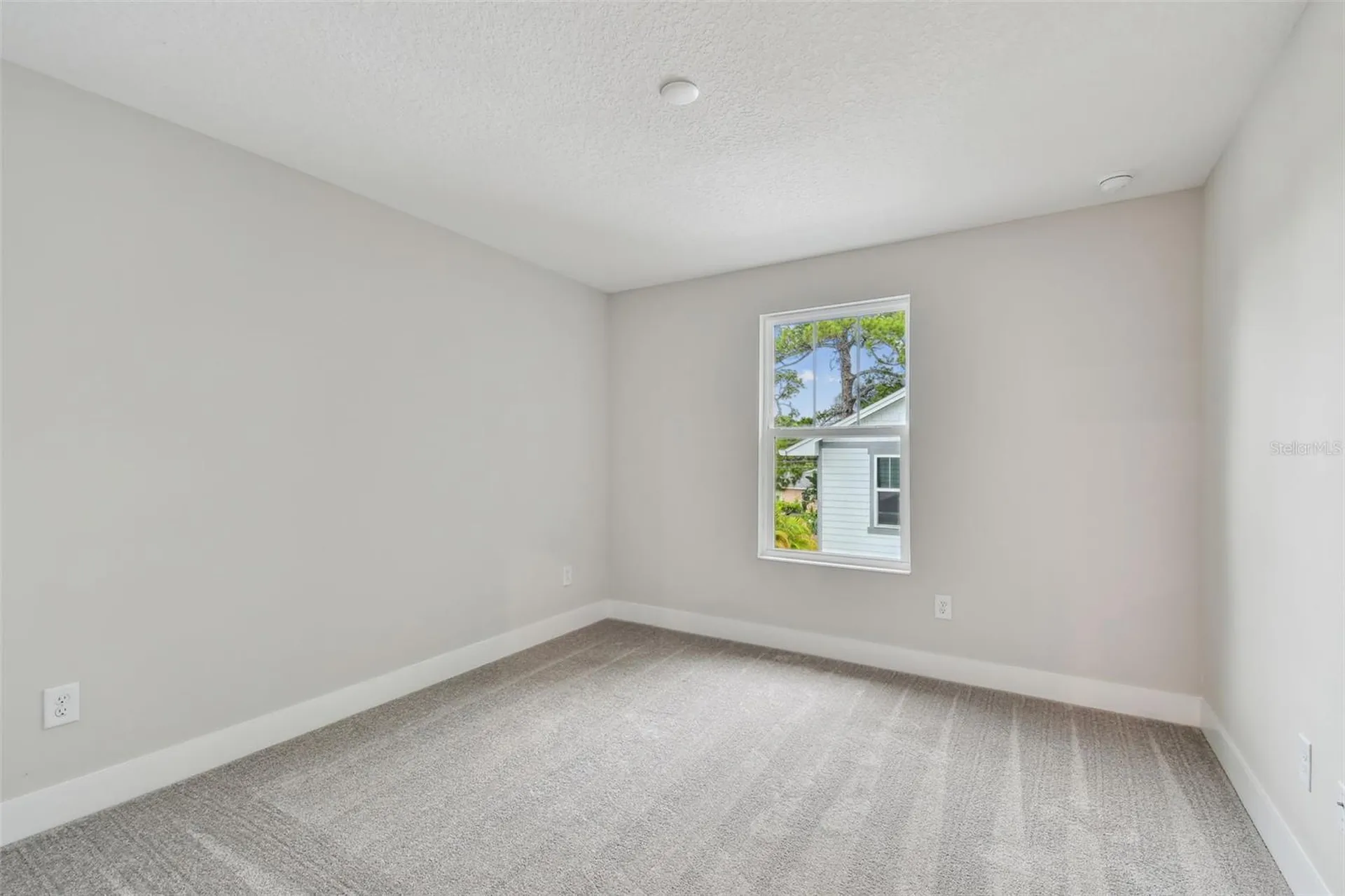 5663 Dartmouth Avenue N St Petersburg FL 33710