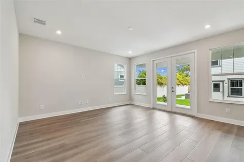 5633 Dartmouth Avenue N St Petersburg FL 33710