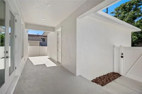 5633 Dartmouth Avenue N St Petersburg FL 33710