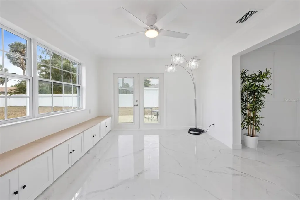 1817 Oregon Avenue NE St Petersburg FL 33703