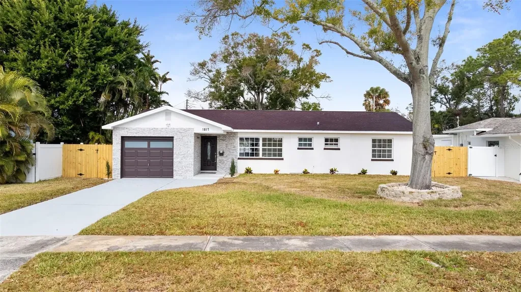 1817 Oregon Avenue NE St Petersburg FL 33703