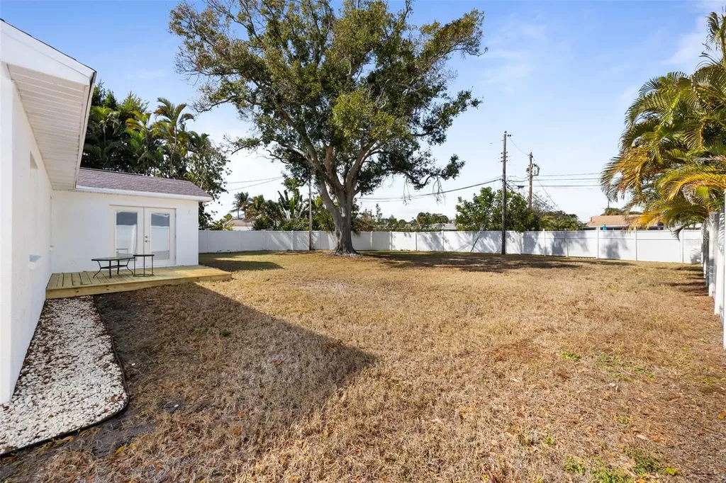 1817 Oregon Avenue NE St Petersburg FL 33703