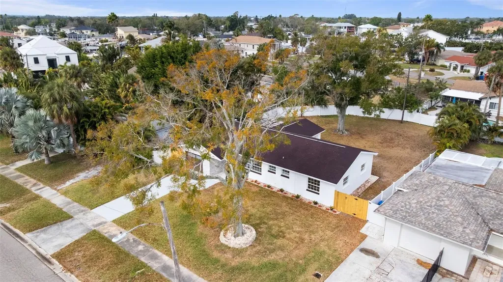 1817 Oregon Avenue NE St Petersburg FL 33703