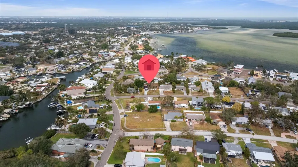 1817 Oregon Avenue NE St Petersburg FL 33703