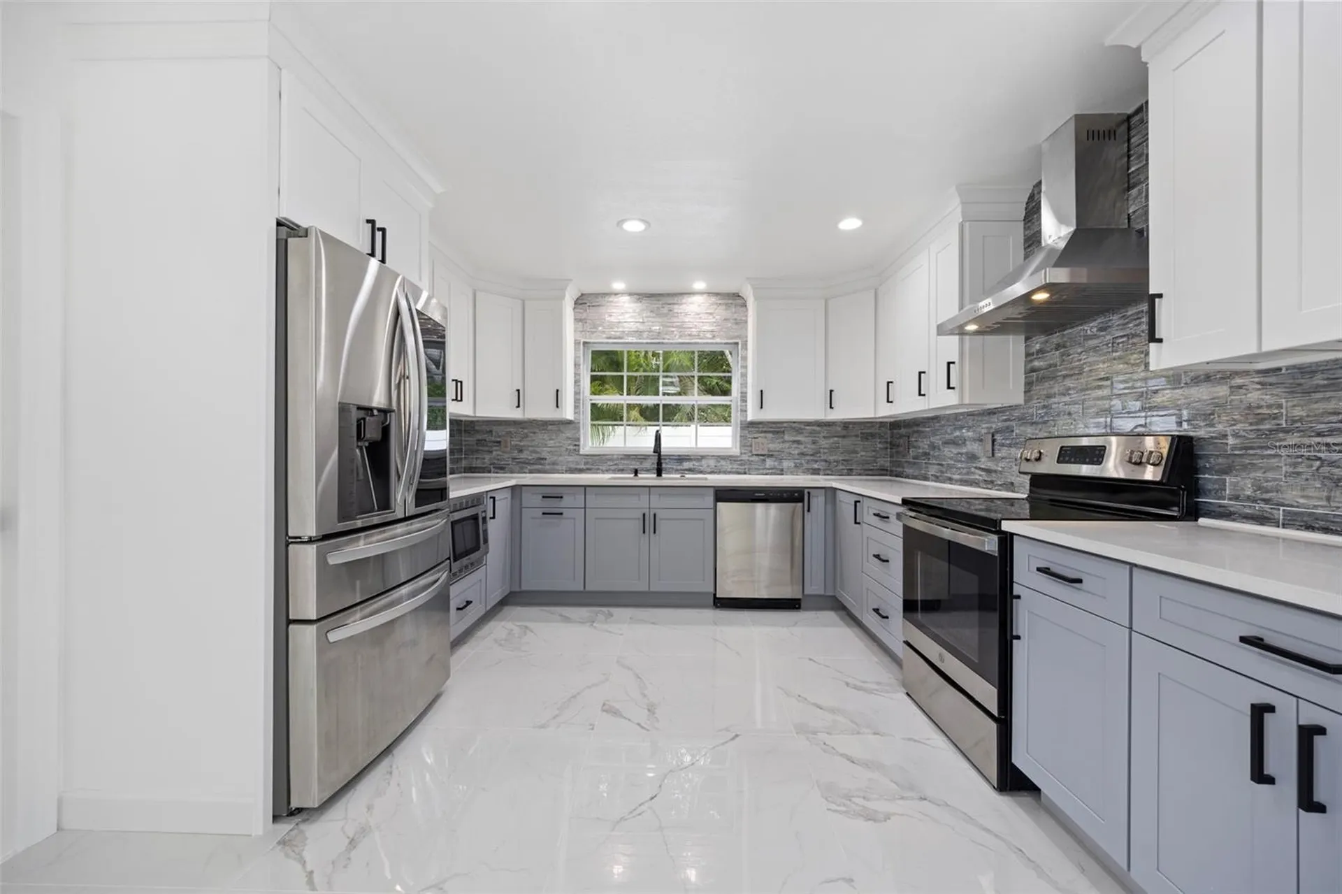 1817 Oregon Avenue NE St Petersburg FL 33703