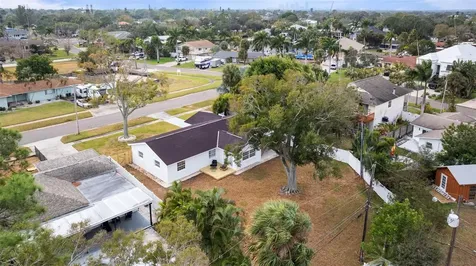 1817 Oregon Avenue NE St Petersburg FL 33703