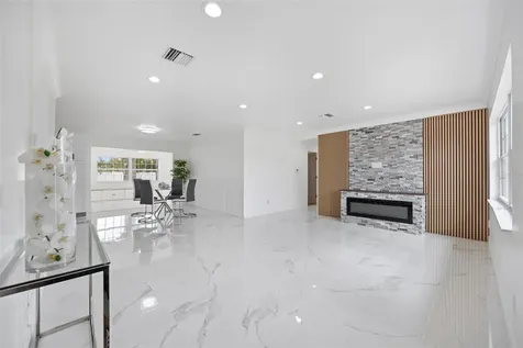 1817 Oregon Avenue NE St Petersburg FL 33703
