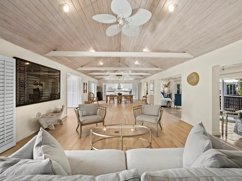 677 Lands End Drive Longboat Key FL 34228