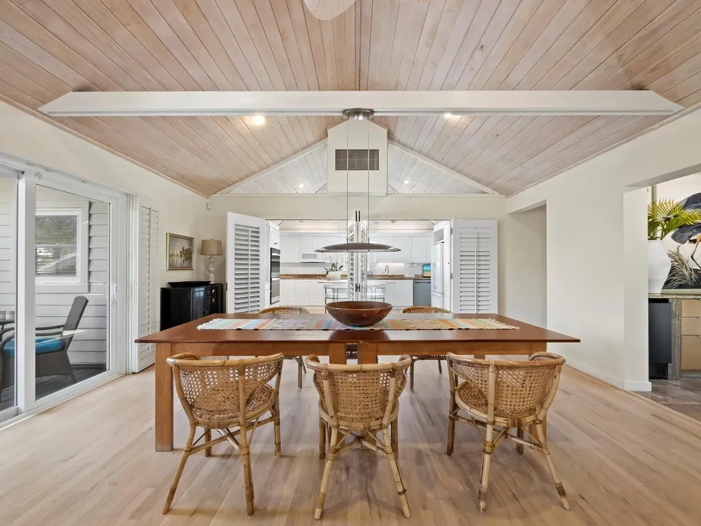 677 Lands End Drive Longboat Key FL 34228