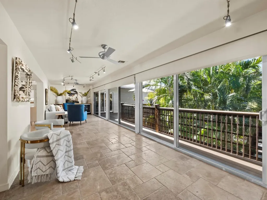677 Lands End Drive Longboat Key FL 34228
