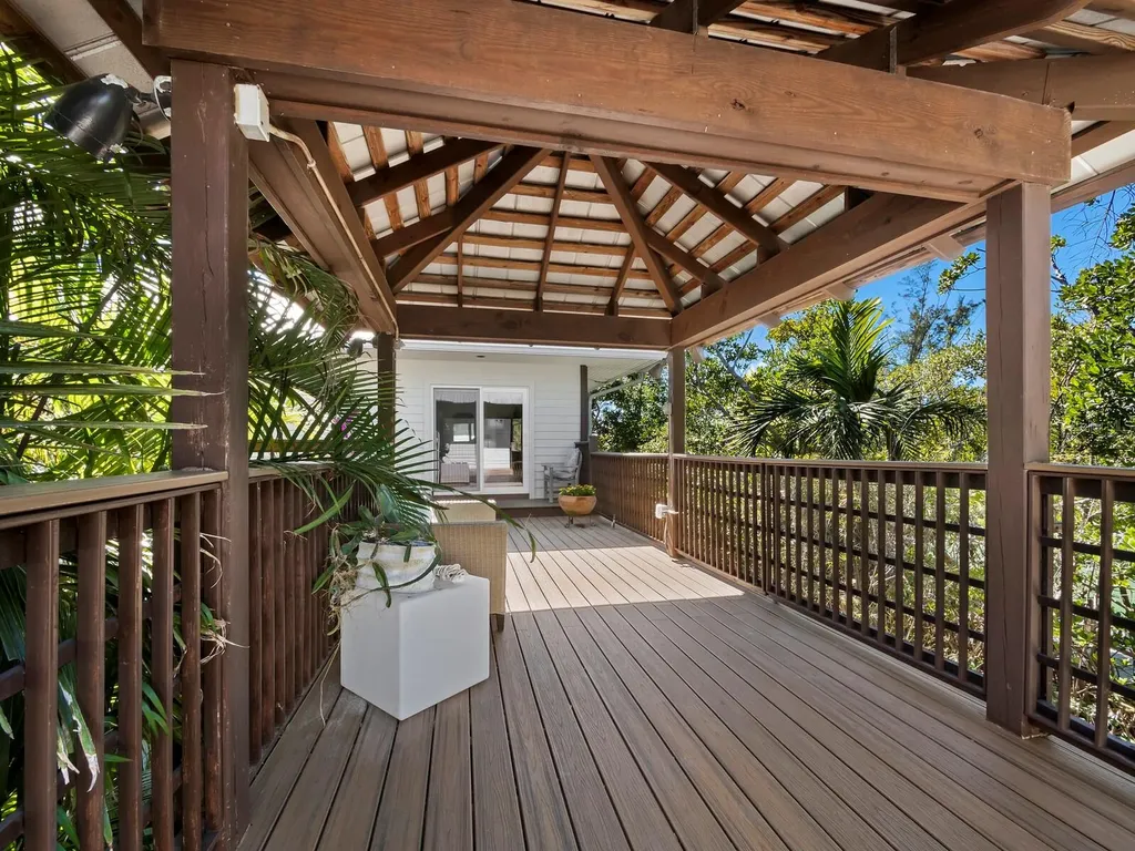 677 Lands End Drive Longboat Key FL 34228
